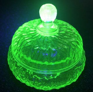 Vintage L.  E.  Smith Co.  Green Uranium Clear Glass Powder Dresser Jar - With Lid