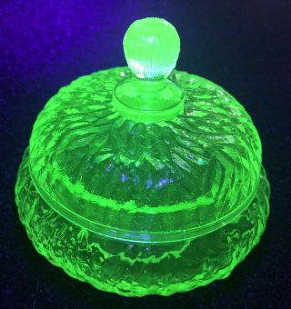 Vintage L.  E.  Smith CO.  Green Uranium Clear Glass Powder Dresser Jar - With Lid 3