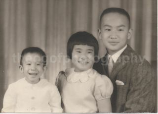 Dad And Kids Black And White Found Photo Vintage Portrait 6819