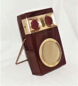 Vintage 1956 Zenith Royal 500 Owl - Eye Transistor Radio Translucent Maroon 19143