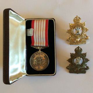 Canada 1967 Centennial Silver Medal Royal Regiment Of Canada Grouping Named