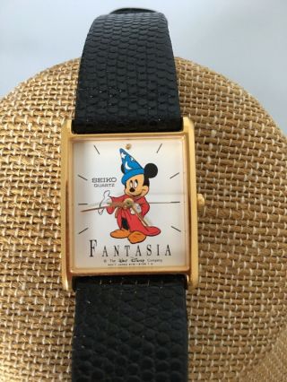 Collectible Disney Vintage Seiko Sorcerer Mickey Mouse Watch Fantasia Wristwatch