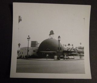 1950s Brown Derby Restaurant Photograph Snapshot Vtg Los Angeles Ca B/w