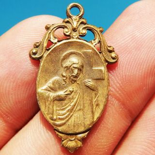 FANTASTIC BLESSED VIRGIN MARY MEDAL OLD JESUS CARRYING THE CROSS RELIGIOUS CHARM 2