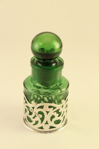 William Hutton & Sons Sterling Silver Emerald Green Glass Snuff Perfume Bottle 2