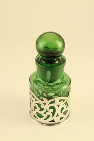 William Hutton & Sons Sterling Silver Emerald Green Glass Snuff Perfume Bottle 3