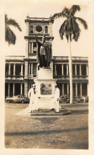 Vintage 1940 Snapshot Black White Photo Wwii Navy Sailors Aliiolani Hale Hawaii