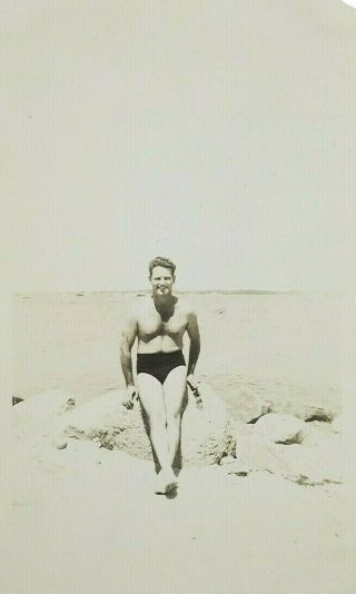 Vtg Photo - Shirtless Man At Beach In Snug Hunk Bathing Swim Suit Snapshot