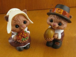 Vintage Hallmark Thanksgiving Pilgrim Chipmunk Squirrel Salt & Pepper Shaker Set