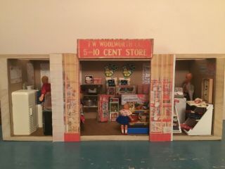 Dollhouse Roombox - Woolworths At Christmas - Mid Century Architecture,  Vintage Marx