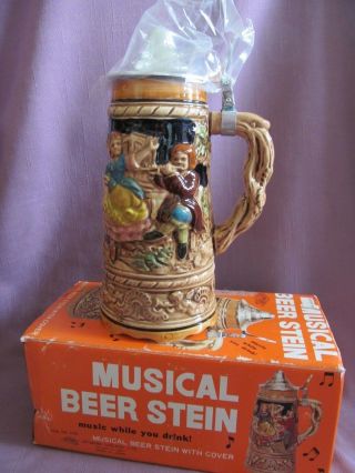 Vtg Ceramic Musical Beer Stein W/ Lid Beer Barrel Polka Music Box Mug