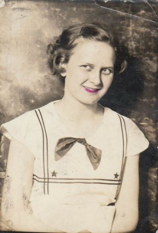 Vintage Photobooth Photo Cute Pretty Girl Red Tinted Lips Studio Portrait