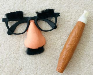 Vintage 1960s/early 70s Plastic Groucho Marx Toy Cigar Glasses Mustache Nose