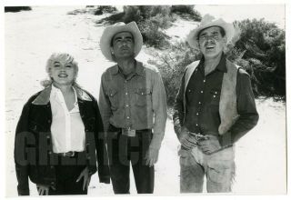 Marilyn Monroe,  Gable,  Clift Misfits 1960 Lovely Vintage Photograph