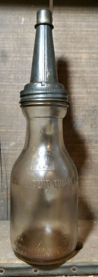 VINTAGE - THE MASTER MFG CO - OIL SPOUT W/CAP AND GENERIC BOTTLE 2