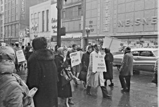 Vtg 1950s 35mm Negative Rochester Ny Equal Rights Protest Demonstrators 1047 - 36