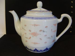 Vintage Large 32 Oz.  Chnese Rice Eyes Porcelain Teapot Blue White And Orange