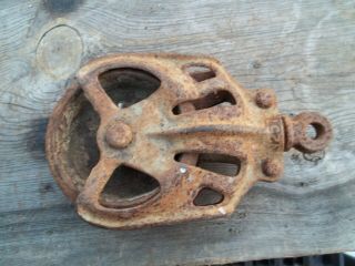 Old Farm Tool Hay Barn Find Trolley Cast Iron Pulley Stamped 1257 8 " L Well