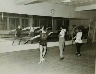 Vtg Photo African American Man Ballet Dancer And Girls Mirror Snapshot Black