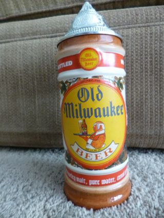 Stein: Old Milwaukee Beer Stein 1998 - " A Tradition Of Excellence " 0041 Of 2000