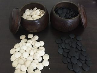 Japanese Go Stone Vtg Goishi Game Piece Set Wooden Bowl Black White Shell