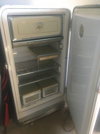 Frigidaire Vintage Refrigerator 1950’s,  No Rust,  Does Not Cool