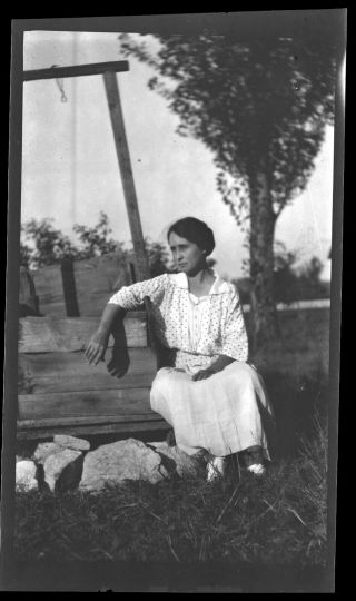 B&w Negative Photo Stock No Royalties Woman On Bench 1910 - 20 Vintage Art Shot