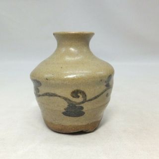 D596: Japanese Old Karatsu Pottery Small Vase With Appropriate Work And Clay