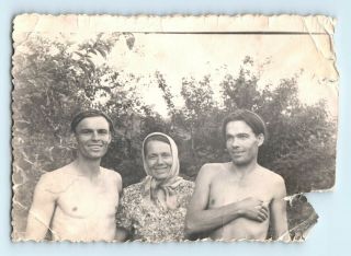 Vintage Photo Muscle Shirtless Men Affectionate Couple And Woman R24