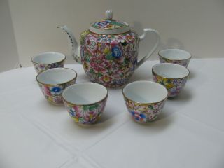 Porcelain Chinese Tea Pot And Saki Cup Set Of 6 - Floral Motif And Gold Trim