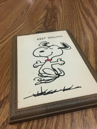 Dancing Snoopy KEEP SMILING wall plaque Springbok 1971 2