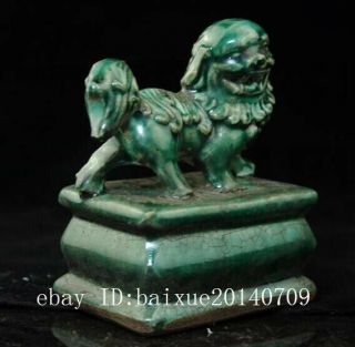 CHINESE old PORCELAIN lion statue seal b02 3