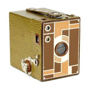 Vintage Art Deco Box Camera Kodak Beau Brownie No.  2 Brown With Doublet Lens