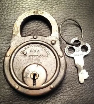 Vintage Antique Yale & Towne Padlock Lever Old Usa Steel With Key Lock