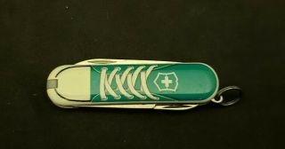 Victorinox Swiss Army Knife Classic SD / 2012 SNEAKERS 56120 / Red & Green 3