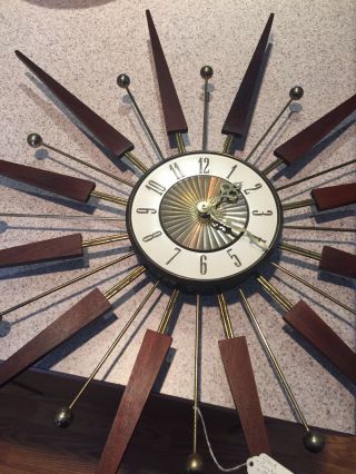 Large 30.  5 " Vintage Mid Century Modern Elgin Starburst Wall Clock