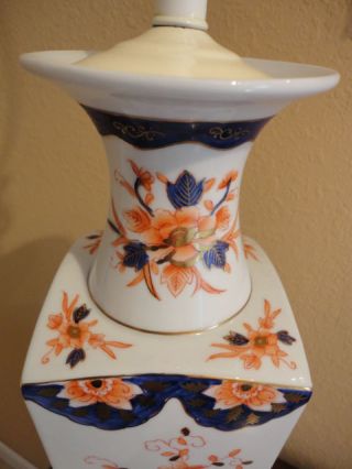Vintage Asian / Oriental Style - Hand Painted Floral Porcelain Lamp 3