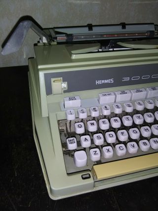 Vintage 1970 Hermes 3000 Seafoam Portable Typewriter w/ Case 2