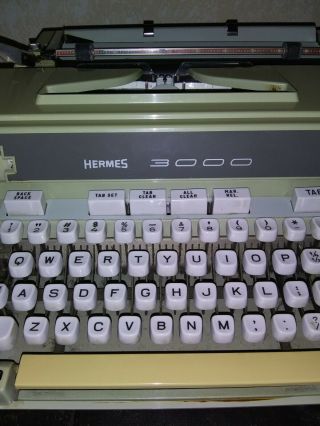 Vintage 1970 Hermes 3000 Seafoam Portable Typewriter w/ Case 3