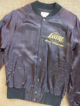 Rare Vintage Los Angeles Lakers Satin Jacket With Button Snaps Medium Size.