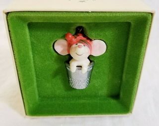Vintage 1978 Hallmark Tree Trimmer Mouse In Thimble Ornament