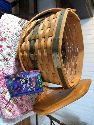 Longaberger 1997 Snowflake Basket With Wooden Lid And Protector.