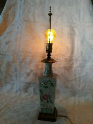 Vintage 1950 ' s Oriental Table Lamp w Lotus Blossoms & Misc Flowers 2