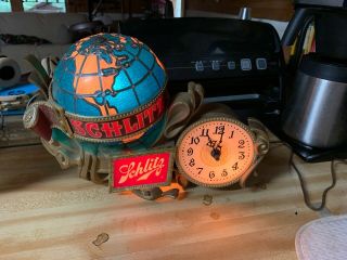 Vintage 1976 Schlitz Beer World Globe Motion Spinning Water Light Up Clock Sign