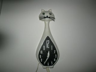 Vintage Spartus White Cat Mechanical Wall Clock Moving Eyes And Tail - Box