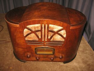 Rare Vintage Emerson 107 Tube Radio 6 Tube 3 Band Art Deco Wood Case