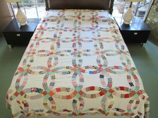 Outstanding Vintage Feed Sack Hand & Machine Pieced Wedding Ring Quilt Top; Full