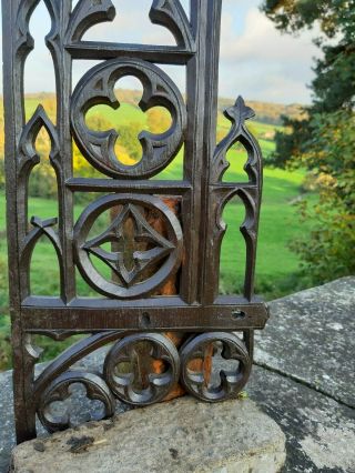 19thc GOTHIC WOODEN OAK CARVED ' WINDOW ' WITH QUATREFOILS & ARCHES 3