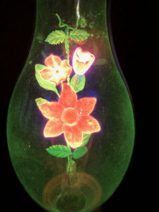 Aerolux Antique/vintage Light Bulb - Daffodils And Leaves With Burdoir Lamp Base