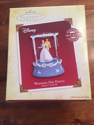 Hallmark Keepsake 2005 Cinderella Wedding Day Dance Disney Music Box Ornament